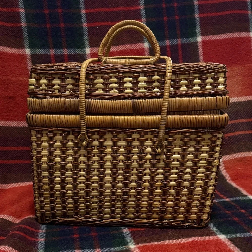 N/A stunning wicker